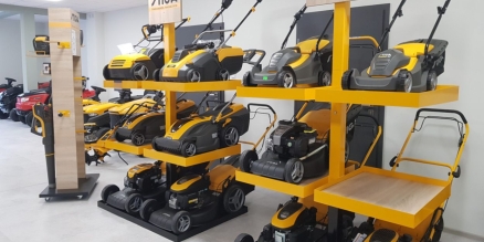 Kosiarka akumulatorowa – czym się wyróżnia i dla kogo jest najlepsza?